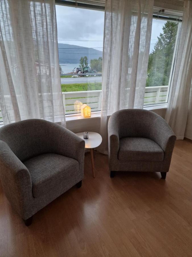 Warm And Cozy Cottage, Great Location Kvaloya Bagian luar foto